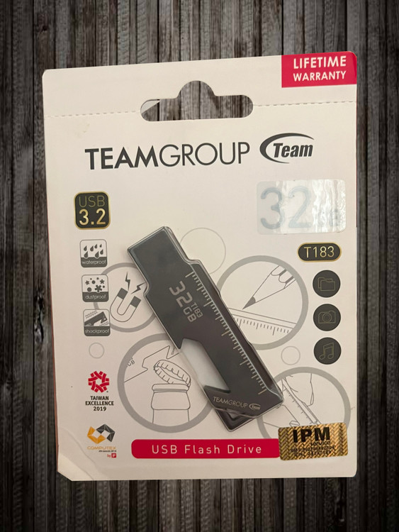 USB Flash Drive T183 USB3.2